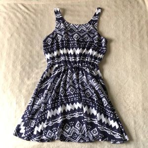 Sleeveless, navy blue and white dress (size M)